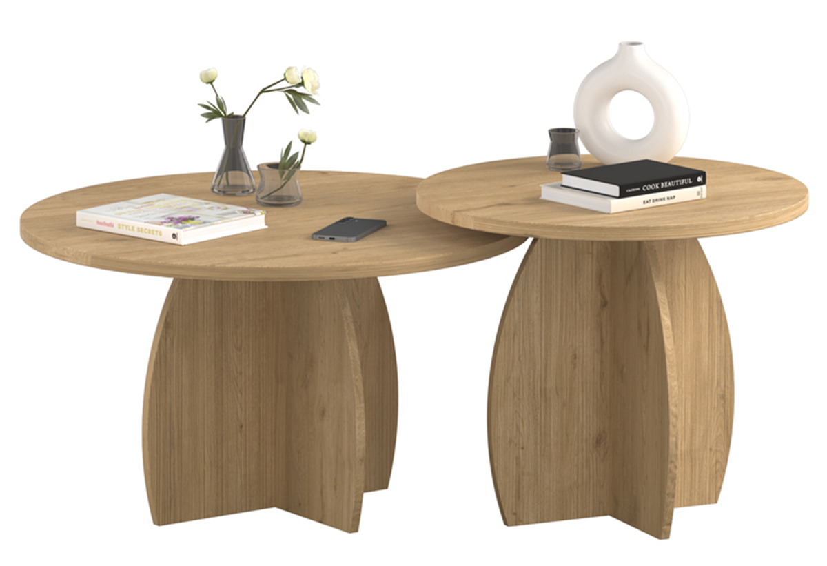 Παρουσιάζεται το σετ με τραπέζια.